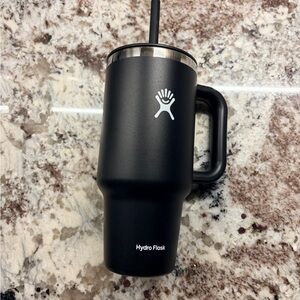 Hydro Flask Matte Black Mug with Handle, 32 oz
